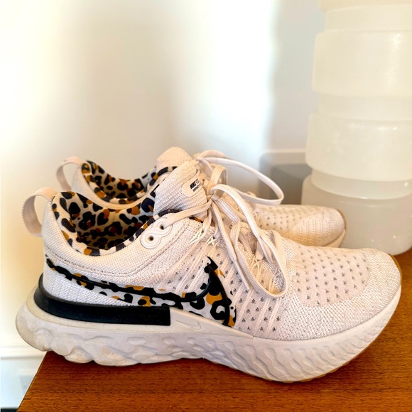 Nike Shoes - NIKE Women’s Sneakers React Infinity Flyknit Size 8 in White with Leopard Print